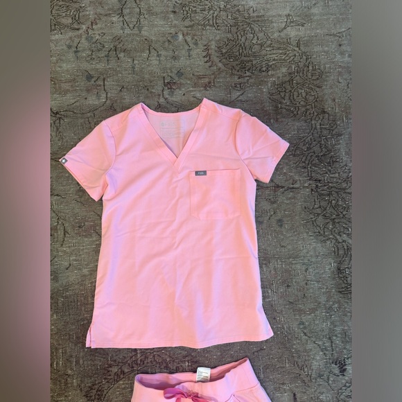Fight Club Pink FIGS scrub set XS-S - Picture 4 of 8